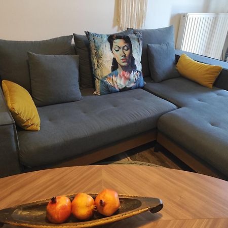 Lauren'S Charm Town Apartment Lefkada City Bagian luar foto