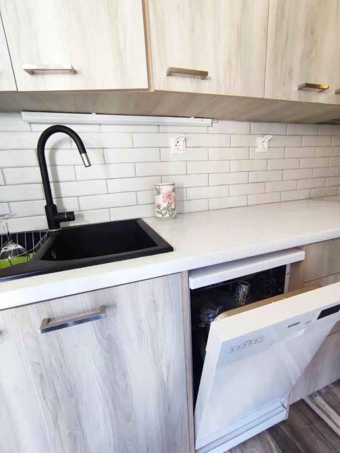 Lauren'S Charm Town Apartment Lefkada City Bagian luar foto