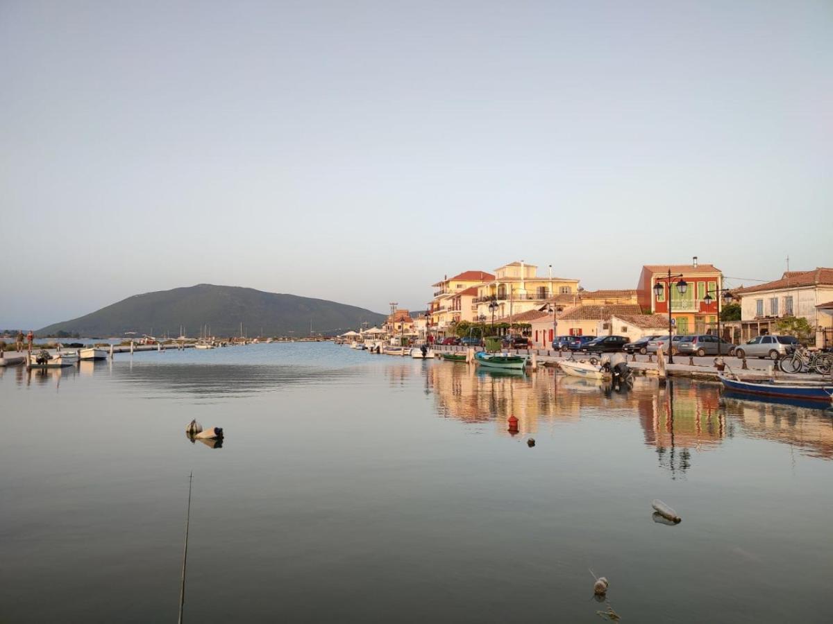 Lauren'S Charm Town Apartment Lefkada City Bagian luar foto